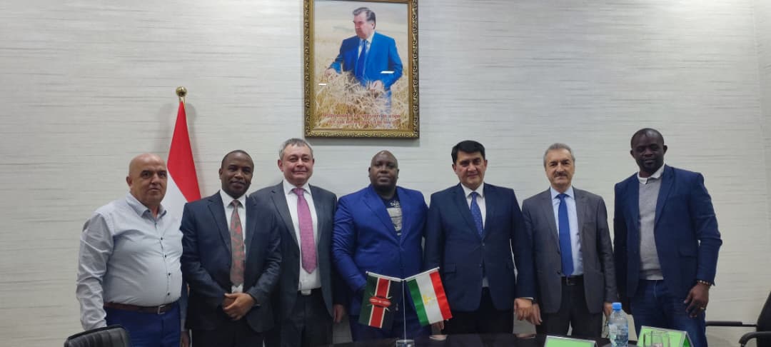 ВОХӮРИИ РОҲБАРИЯТИ ПАЛАТАИ САВДО ВА САНОАТИ ҶУМҲУРИИ ТОҶИКИСТОН БО ҲАЙАТИ ТИҶОРАТИИ КЕНИЯ