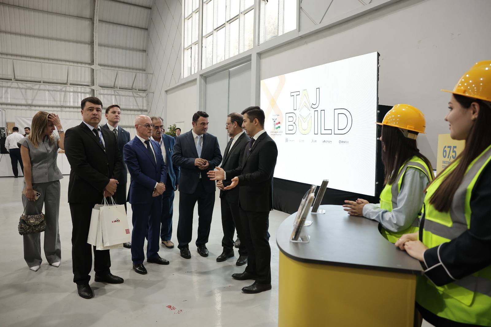 МАРОСИМИ КУШОДАШАВИИ НАМОИШГОҲИ  БАЙНАЛМИЛАЛИИ СОХТМОНИИ «TAJBULD»