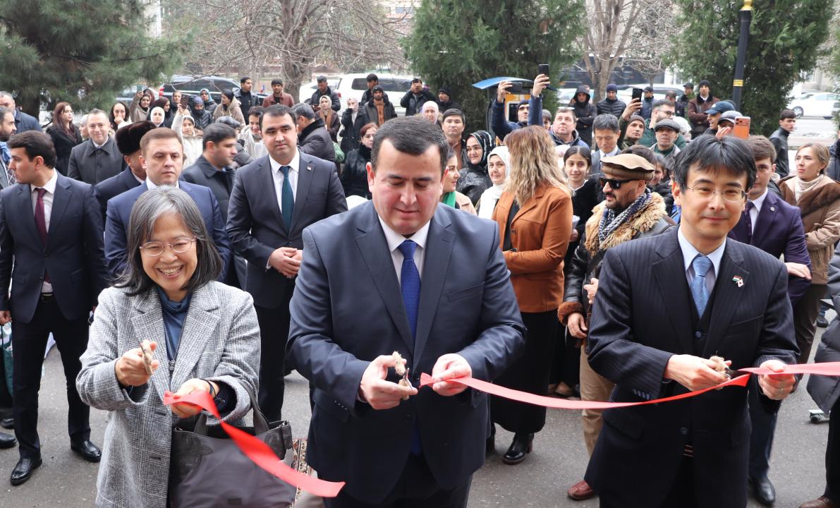 Ифтитоҳи нахустин мағозаи бренди «Тоҷикзамин» дар доираи ташаббуси “Як деҳа - як маҳсулот” дар Тоҷикистон