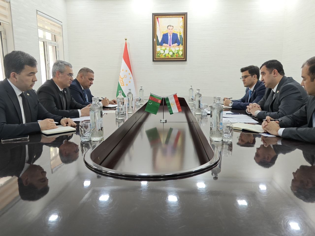 ВОХӮРИИ РАИСИ ПАЛАТАИ САВДО ВА САНОАТИ ҶУМҲУРИИ ТОҶИКИСТОН БО САФИРИ ҶУМҲУРИИ ТУРКМАНИСТОН БАРГУЗОР ГАРДИД