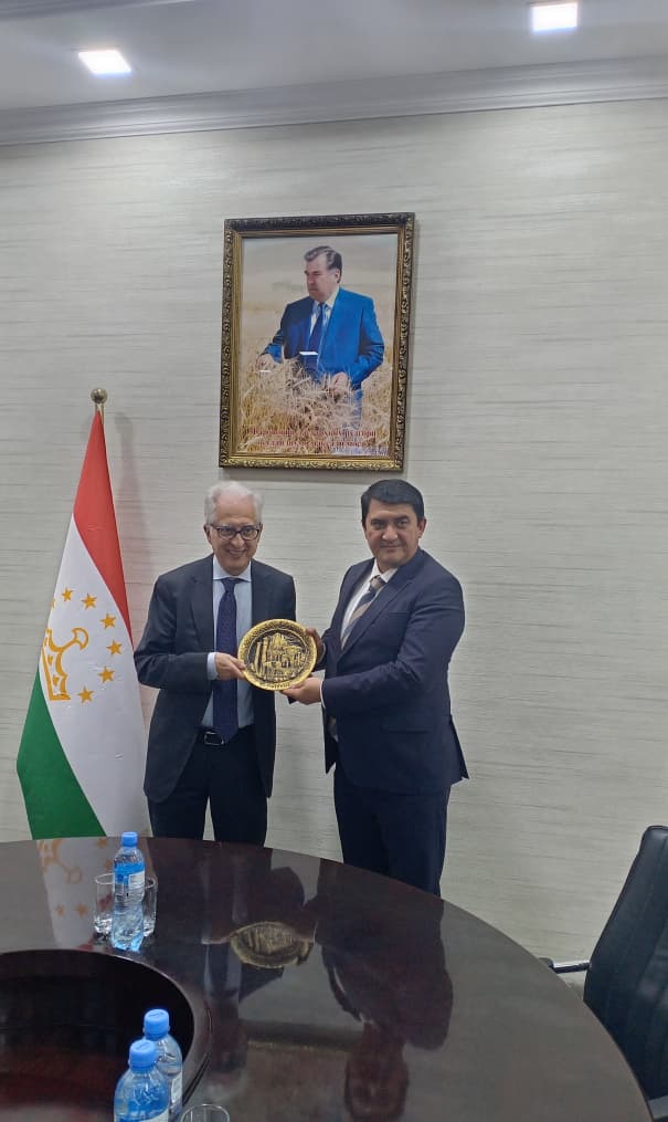 ВОХӮРИИ РОҲБАРИЯТИ ПАЛАТАИ САВДО ВА САНОАТИ ҶУМҲУРИИ ТОҶИКИСТОН БО ҲАМОҲАНГСОЗИ КИШВАРҲОИ ОСИЁИ МАРКАЗӢ ВА ИТАЛИЯ